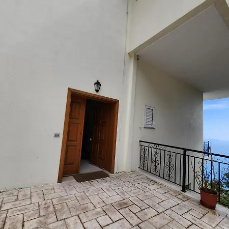 호텔 Llogora Dervishaliu *